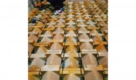 活性炭生產現(xiàn)場：活化爐內部產品道
